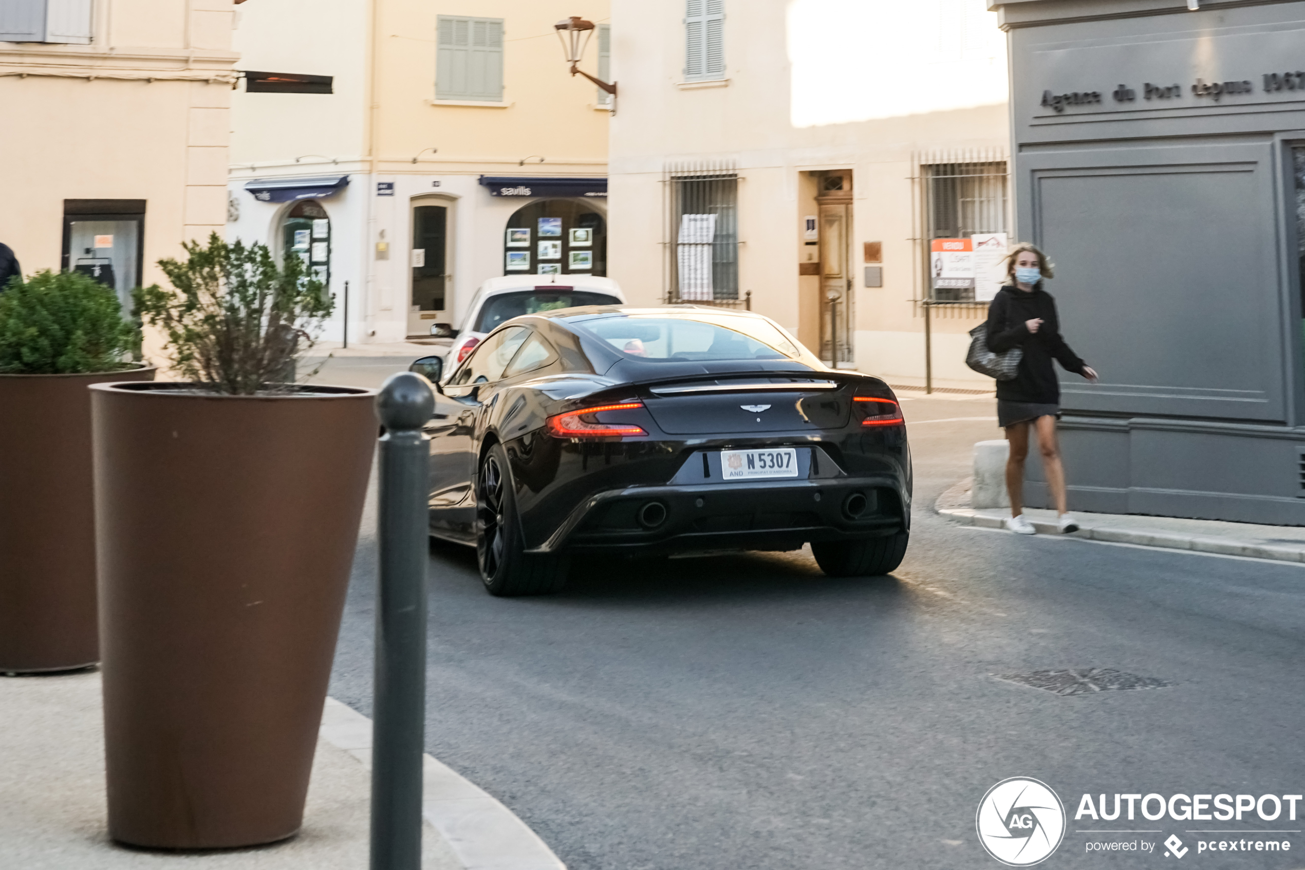 Aston Martin Vanquish 2013