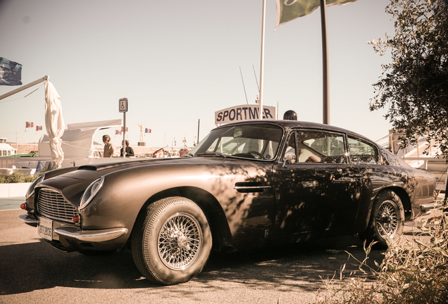 Aston Martin DB6 Superleggera