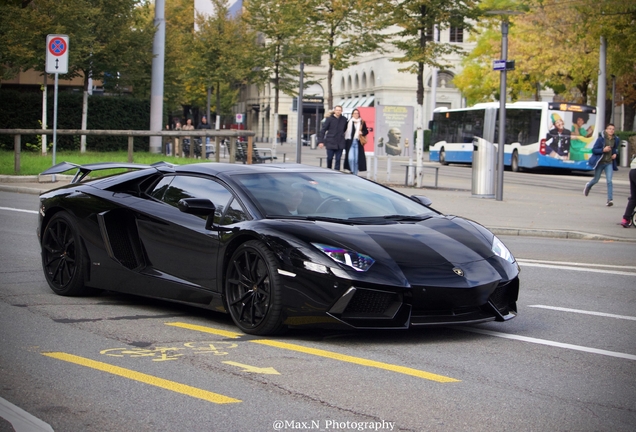 Lamborghini Aventador LP700-4 Roadster