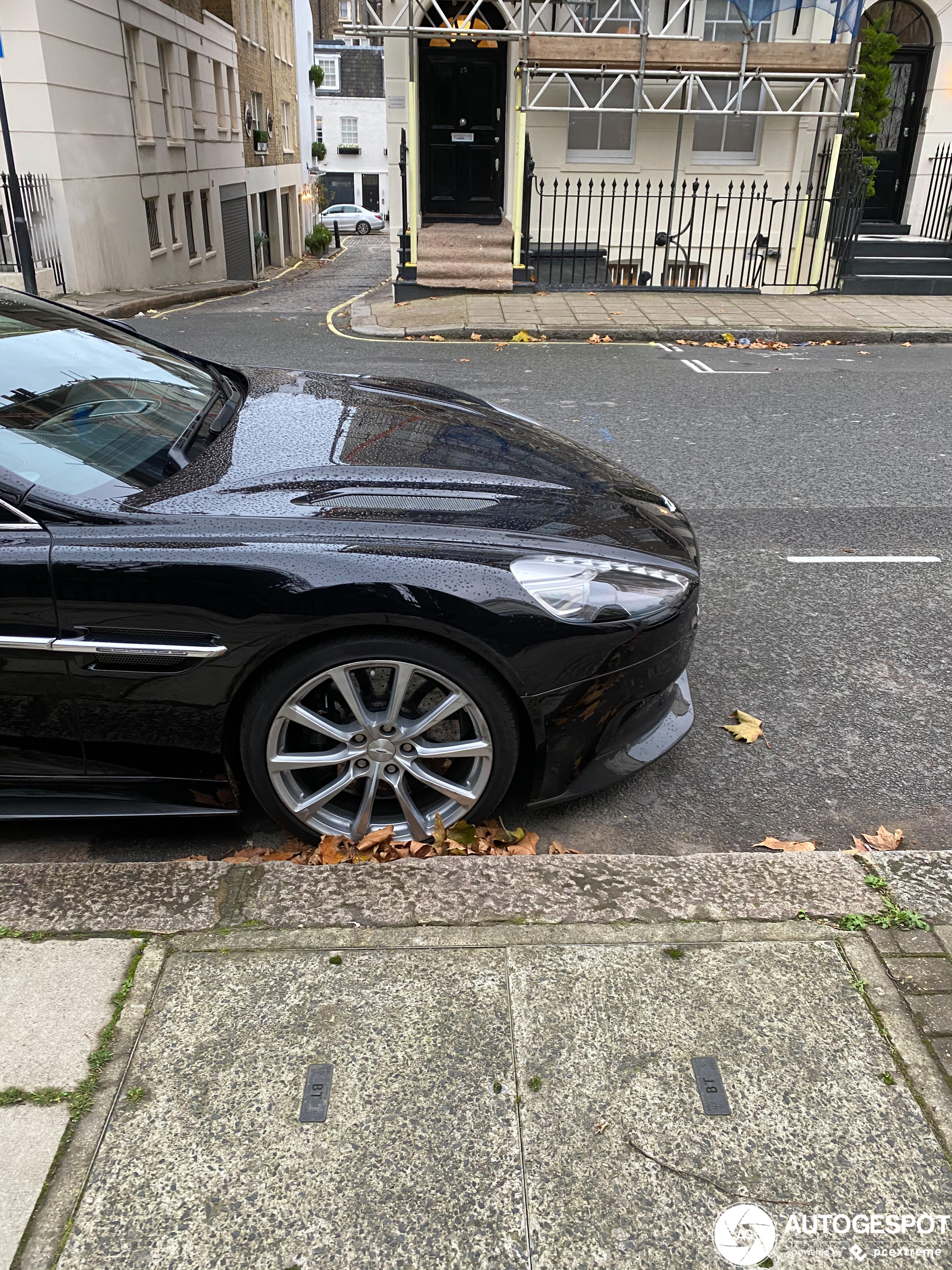 Aston Martin Vanquish 2013