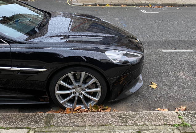 Aston Martin Vanquish 2013