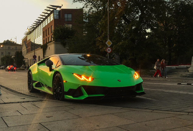 Lamborghini Huracán LP640-4 EVO