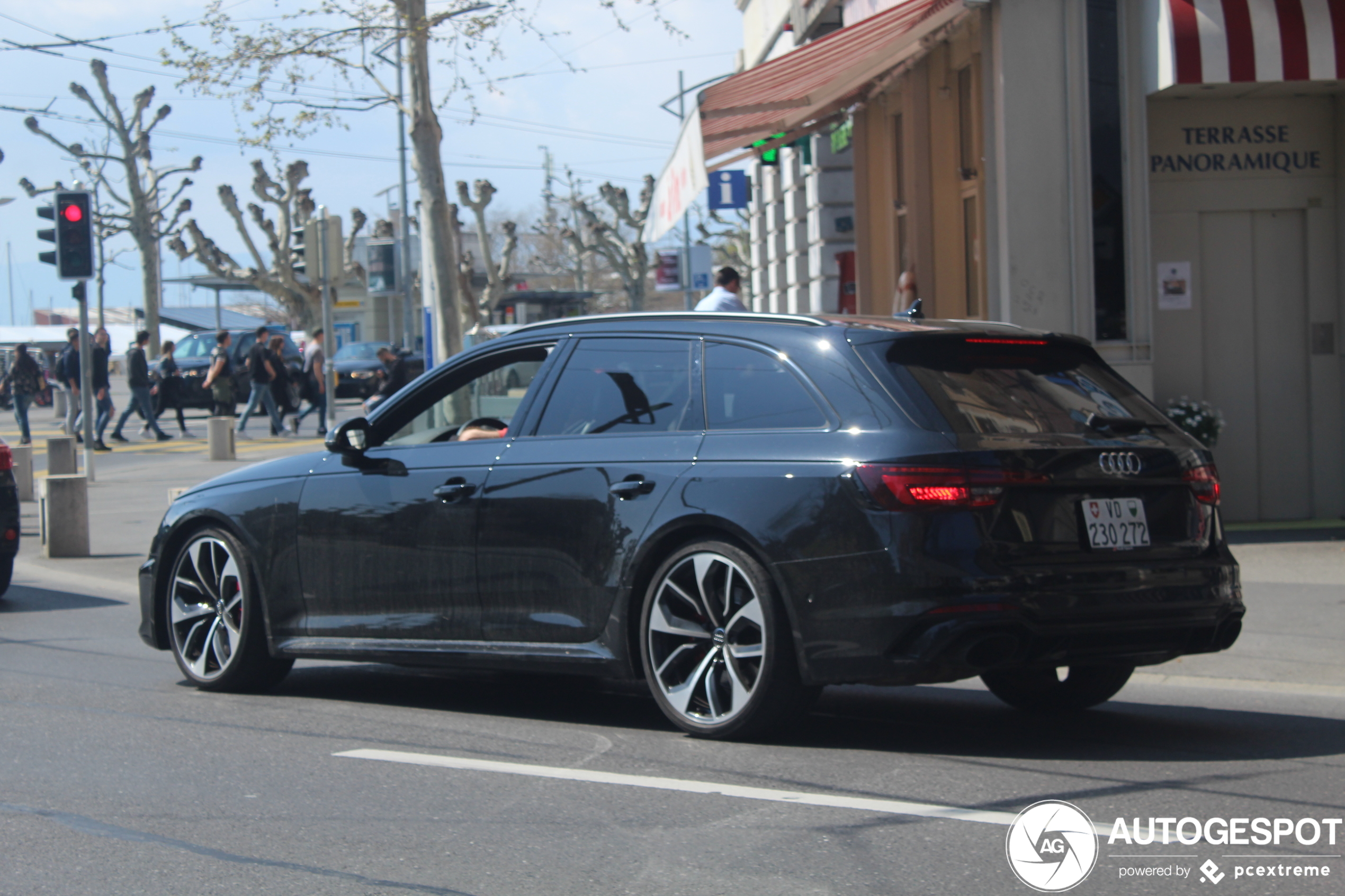 Audi RS4 Avant B9