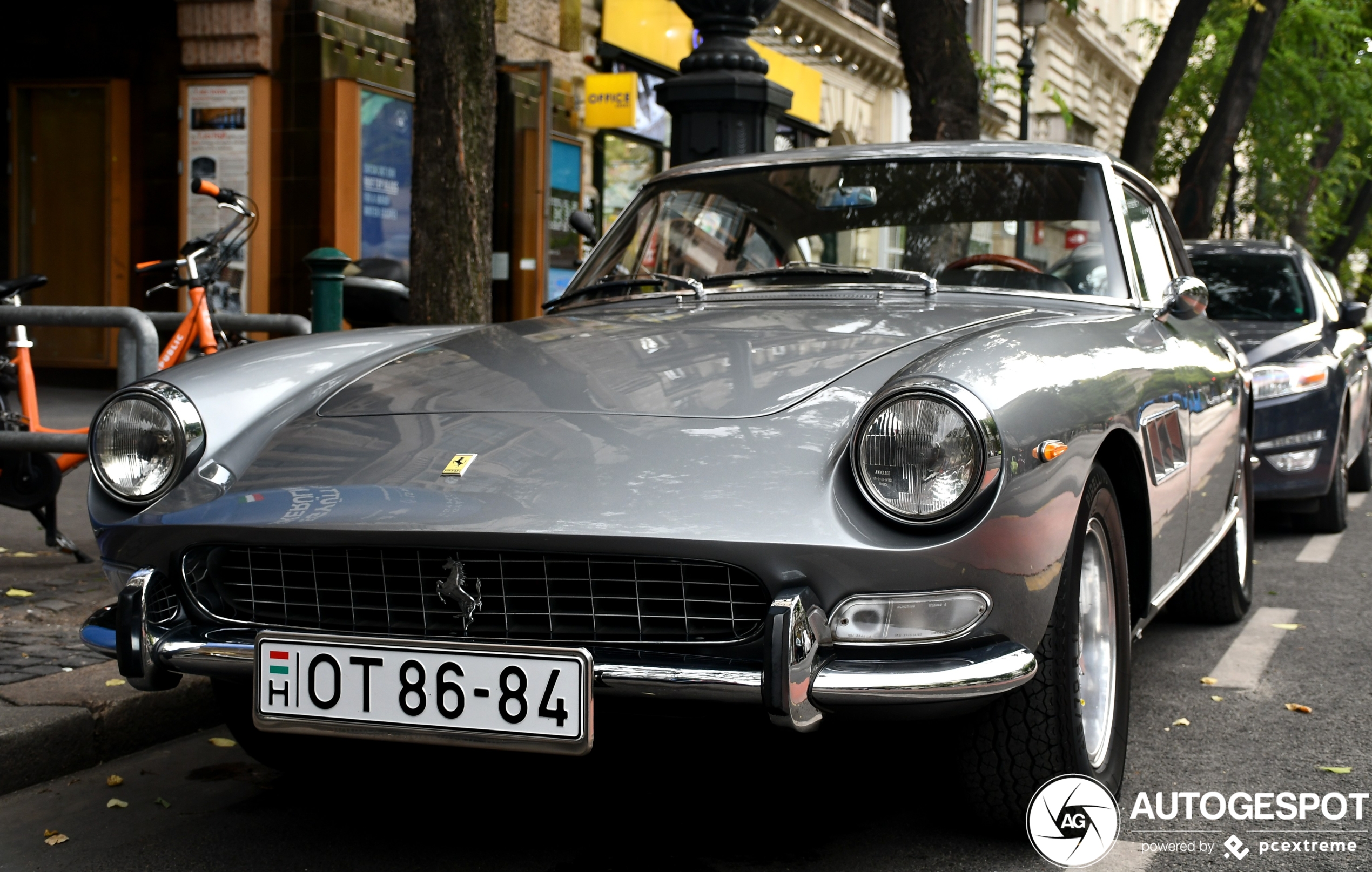 Ferrari 330 GT 2+2 Series II