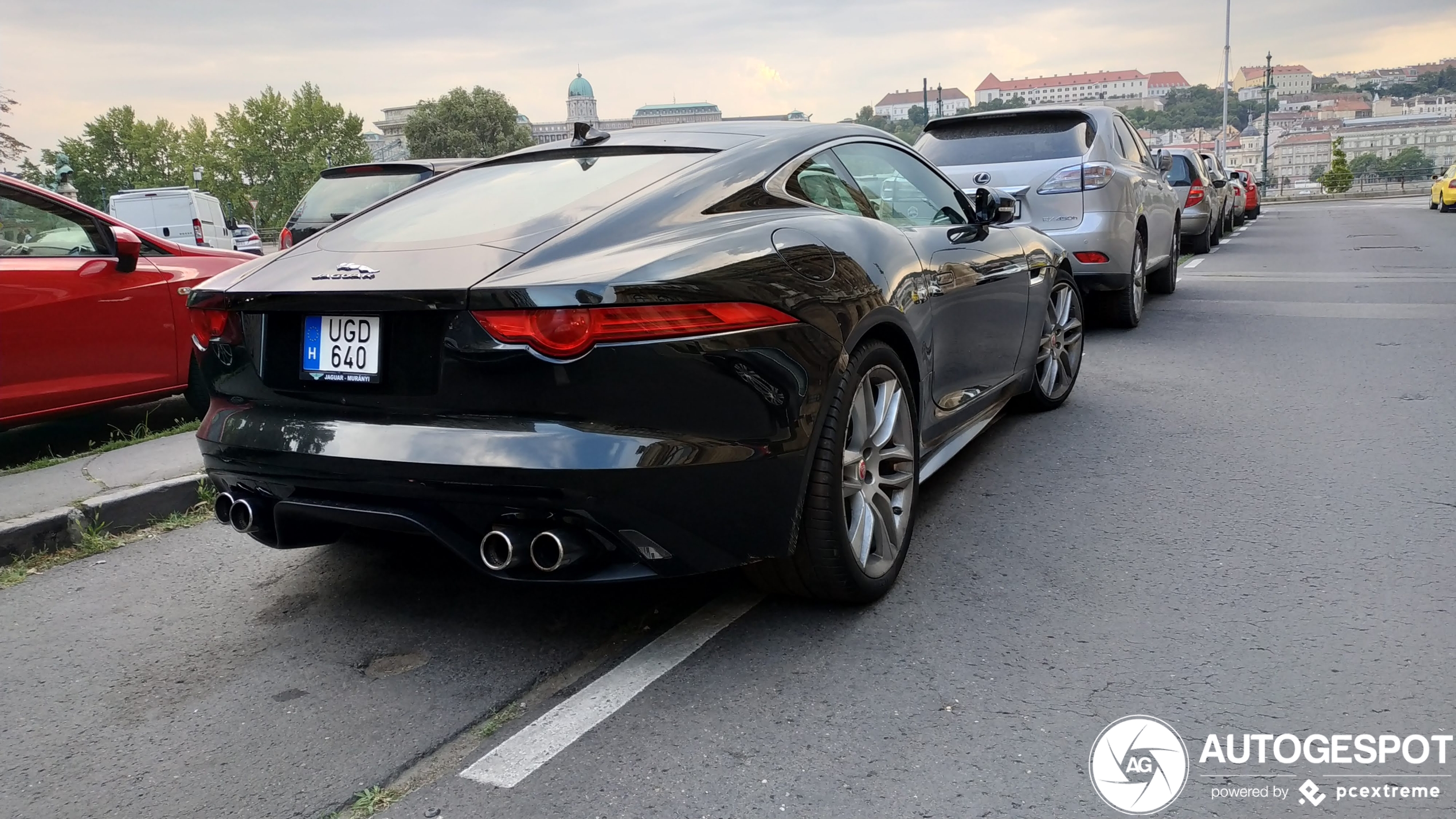 Jaguar F-TYPE R Coupé