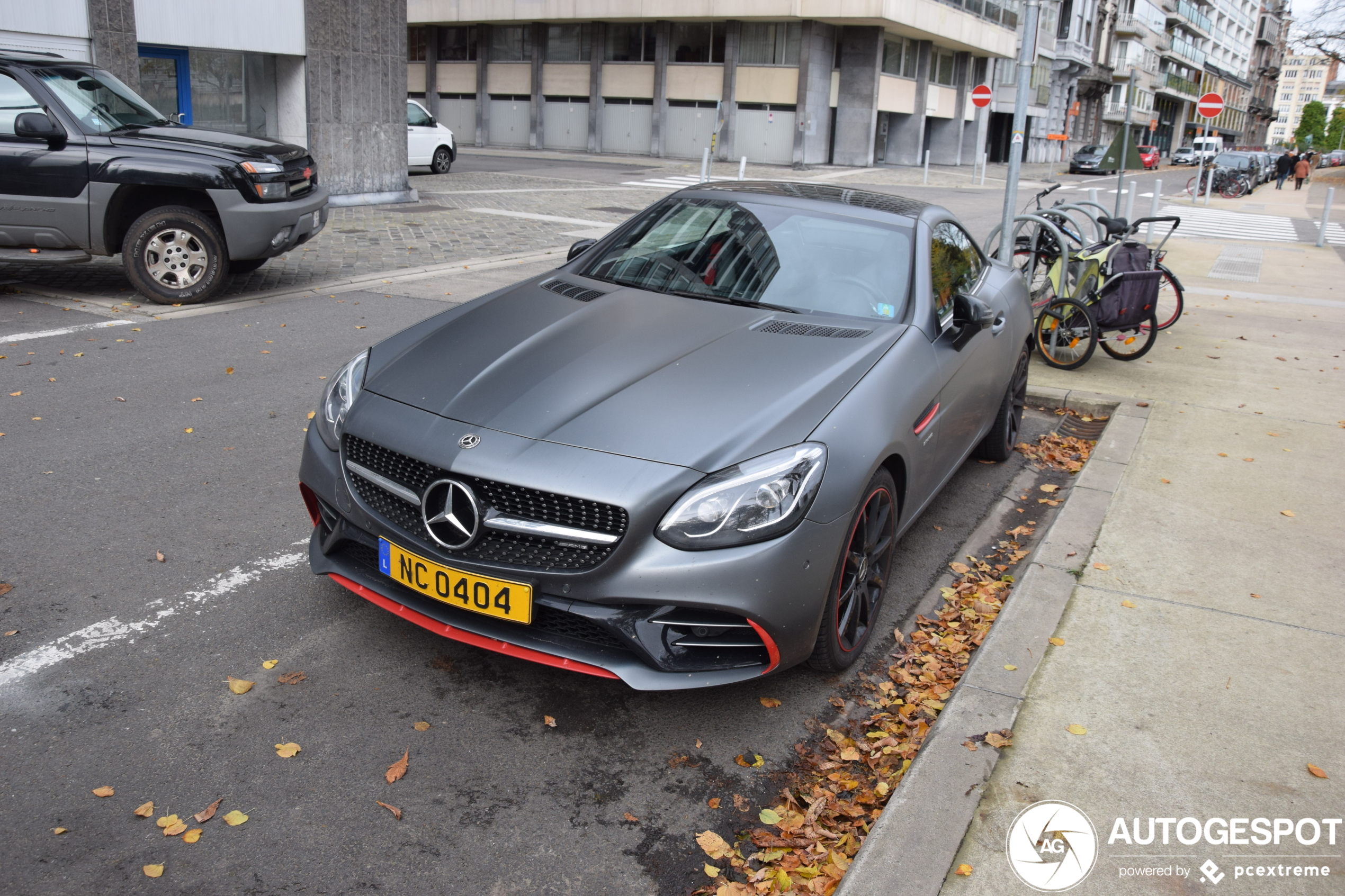 Mercedes-AMG SLC 43 R172 RedArt Edition