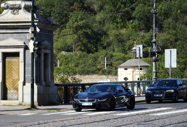 BMW i8