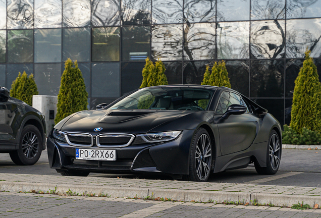 BMW i8 Protonic Frozen Black Edition