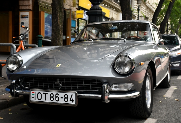 Ferrari 330 GT 2+2 Series II