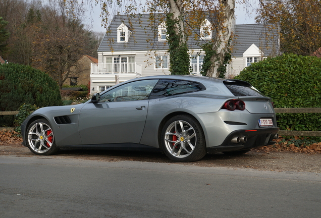 Ferrari GTC4Lusso T