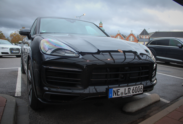 Porsche 9YA Cayenne GTS