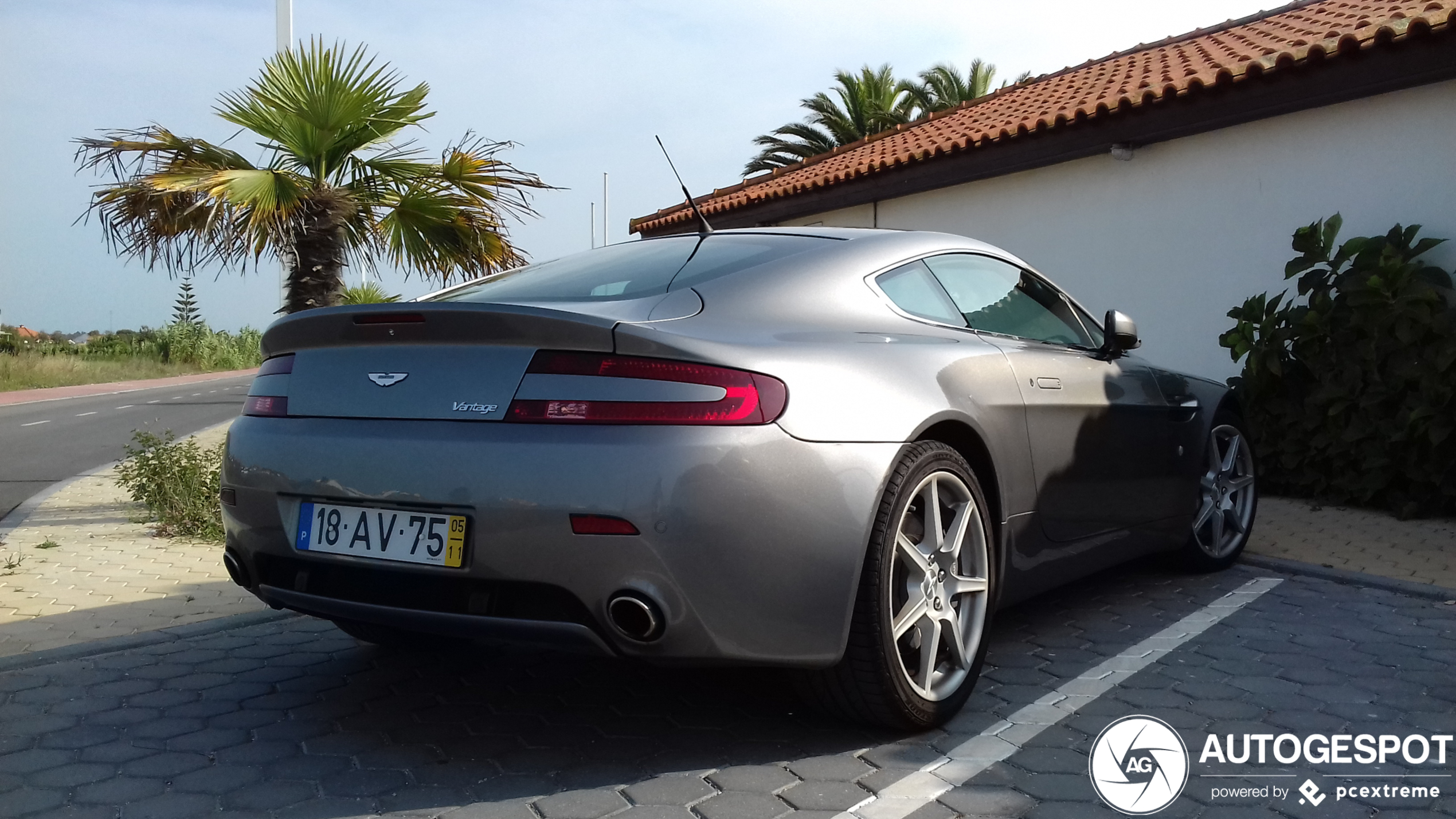 Aston Martin V8 Vantage