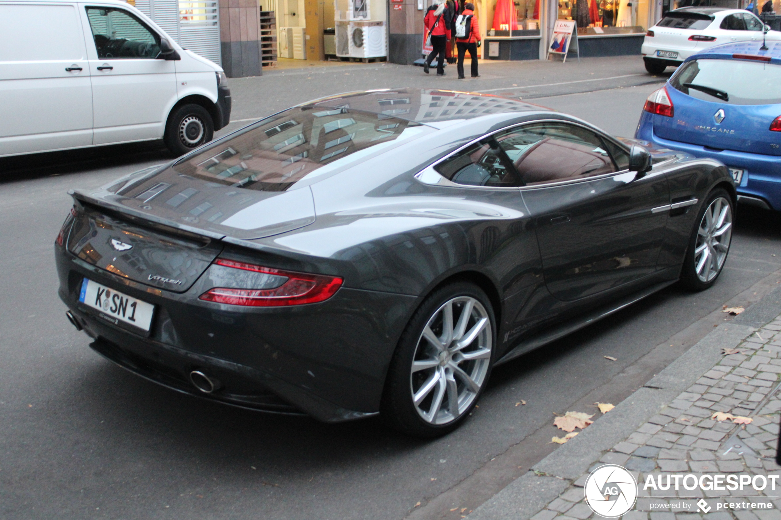 Aston Martin Vanquish 2013