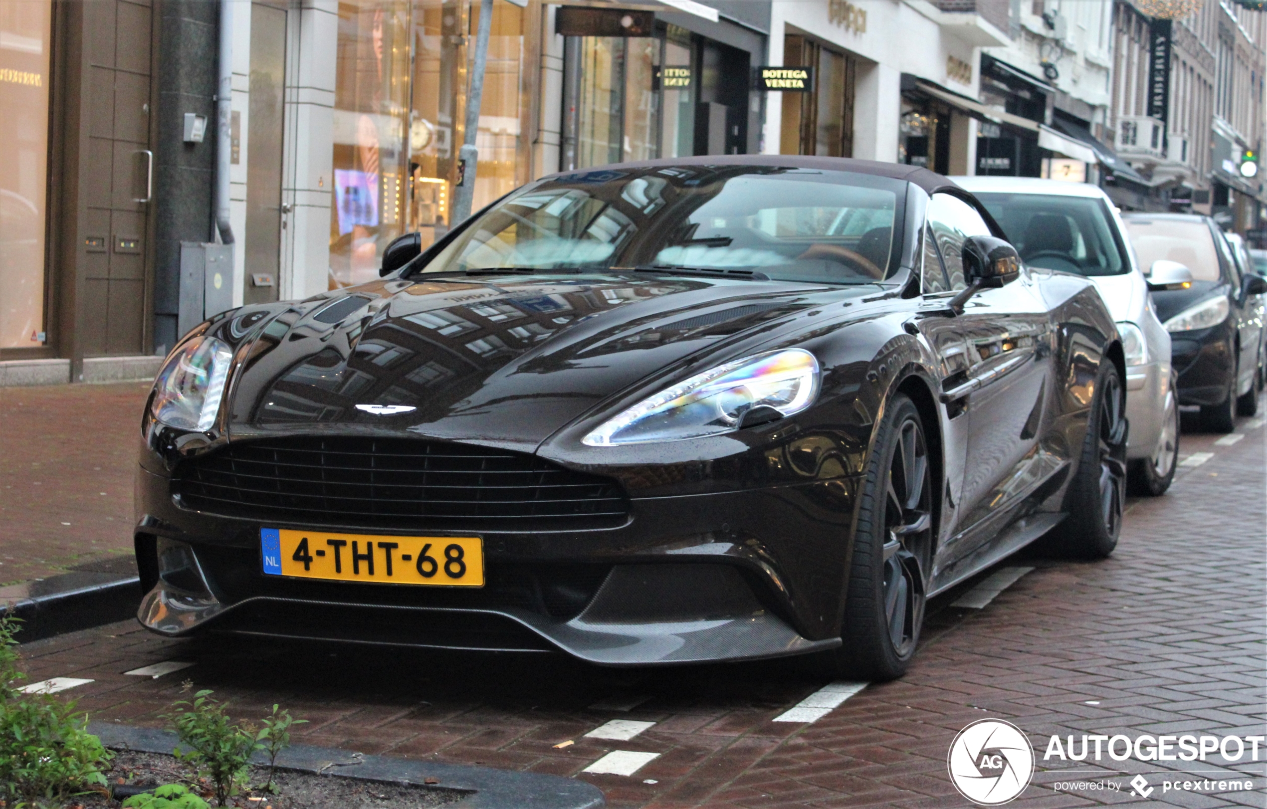 Aston Martin Vanquish Volante