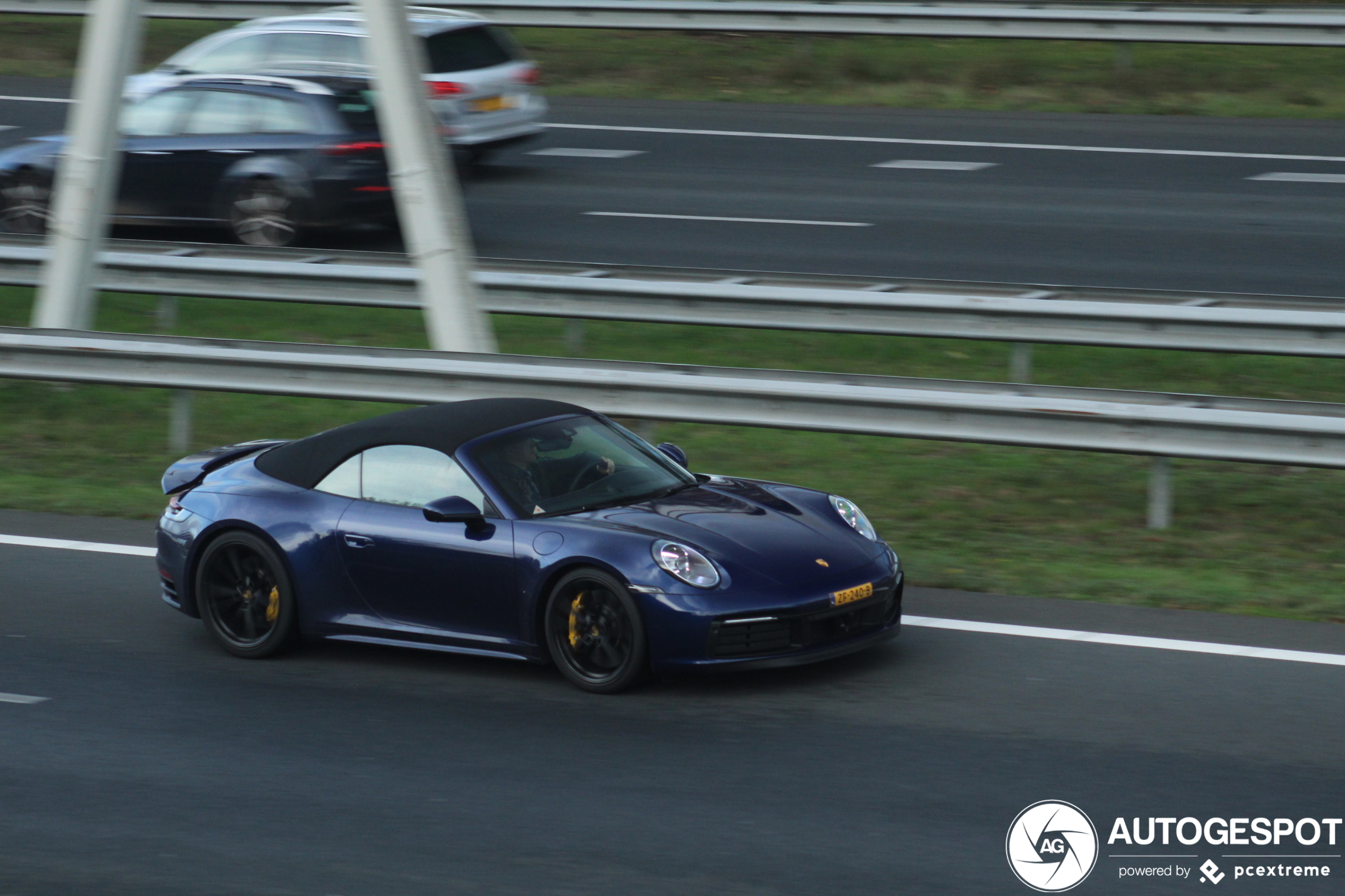 Porsche 992 Carrera 4S Cabriolet