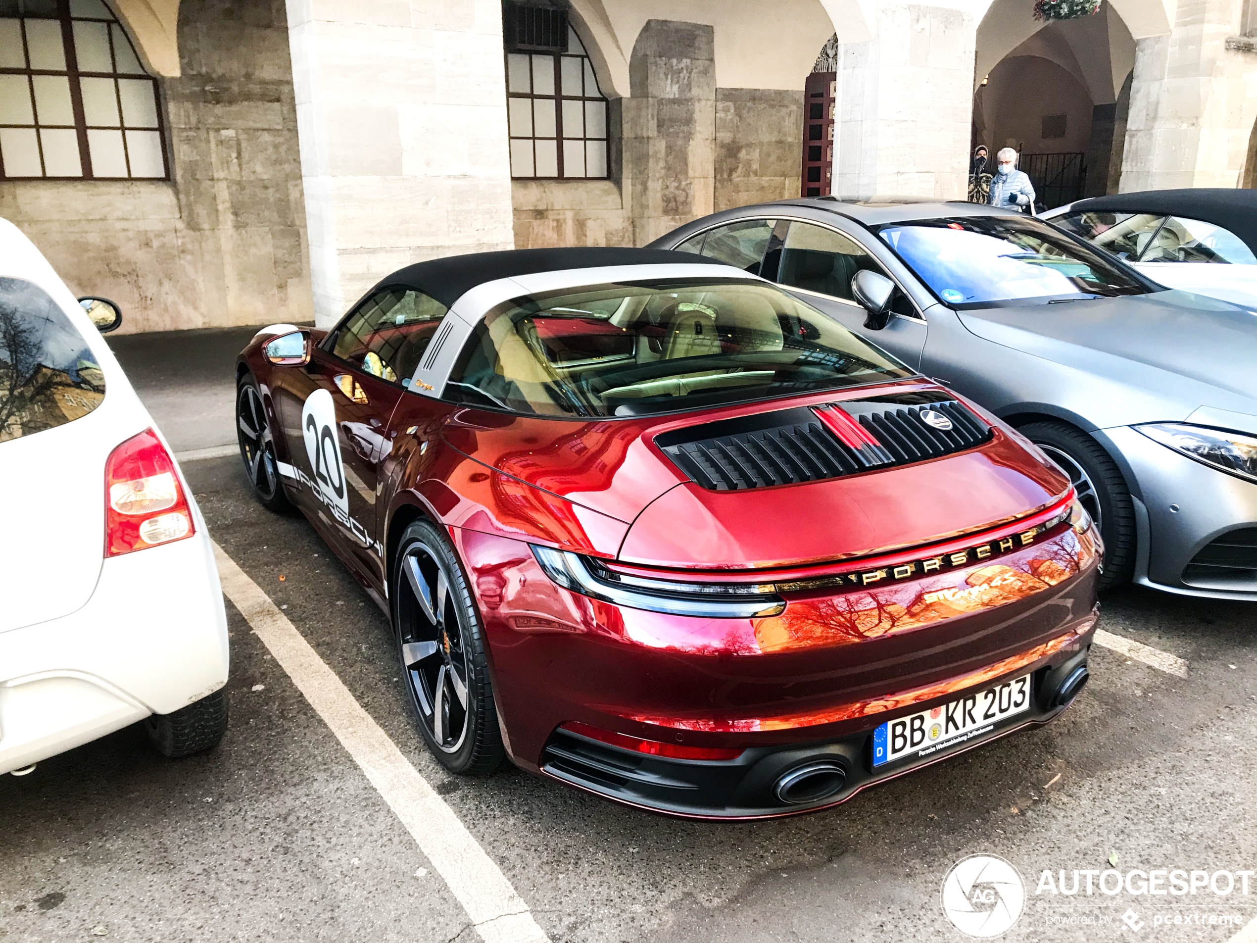 Porsche 992 Targa 4S Heritage Design Edition