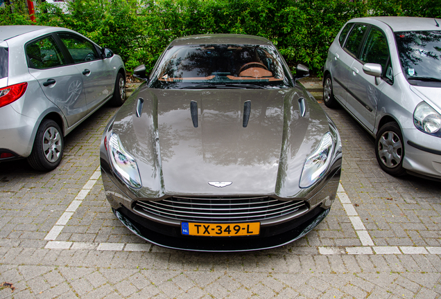 Aston Martin DB11