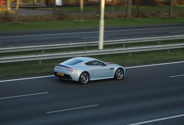 Aston Martin V12 Vantage