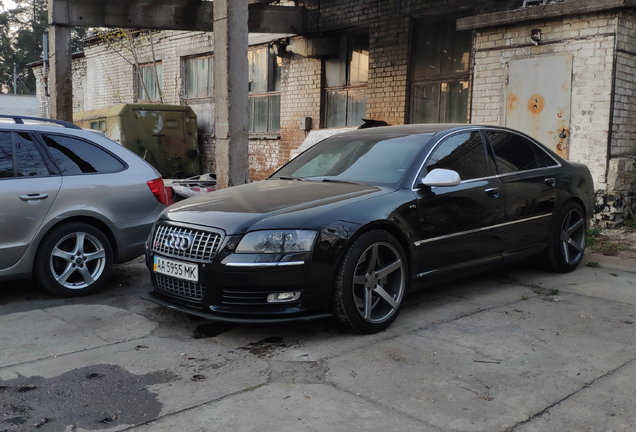 Audi S8 D3