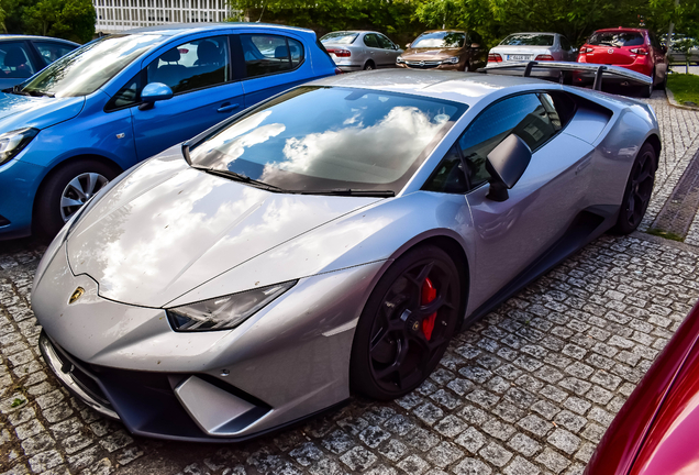 Lamborghini Huracán LP640-4 Performante