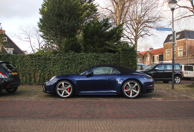 Porsche 992 Carrera 4S Cabriolet