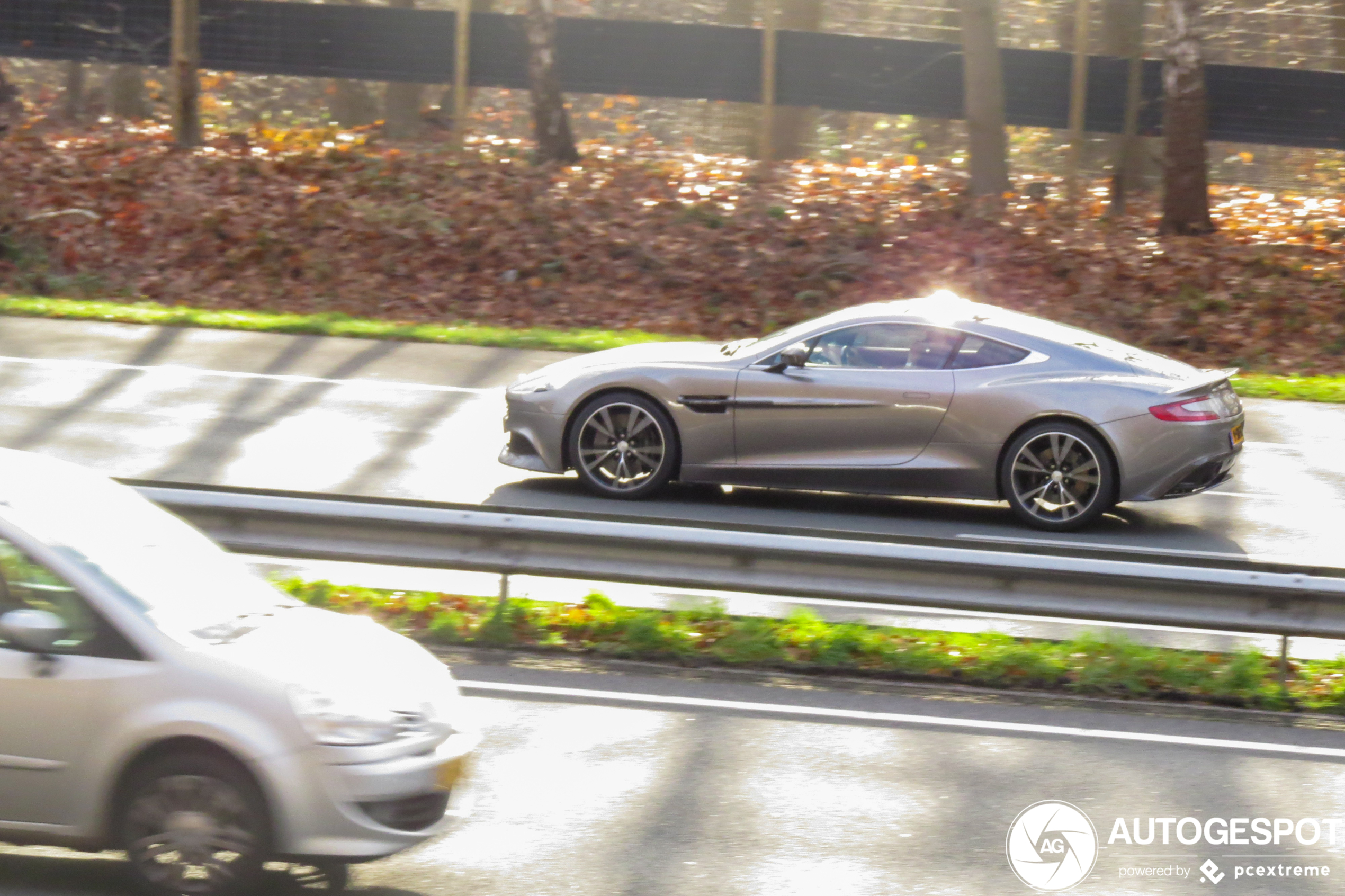 Aston Martin Vanquish 2013