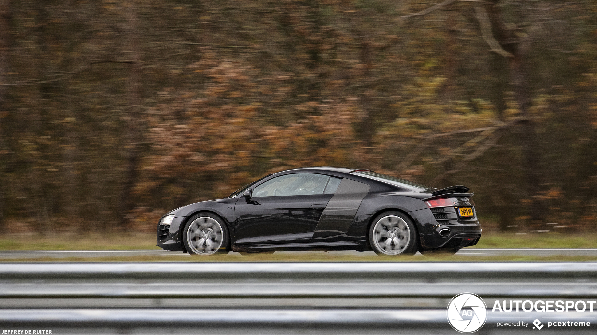 Audi R8 V10