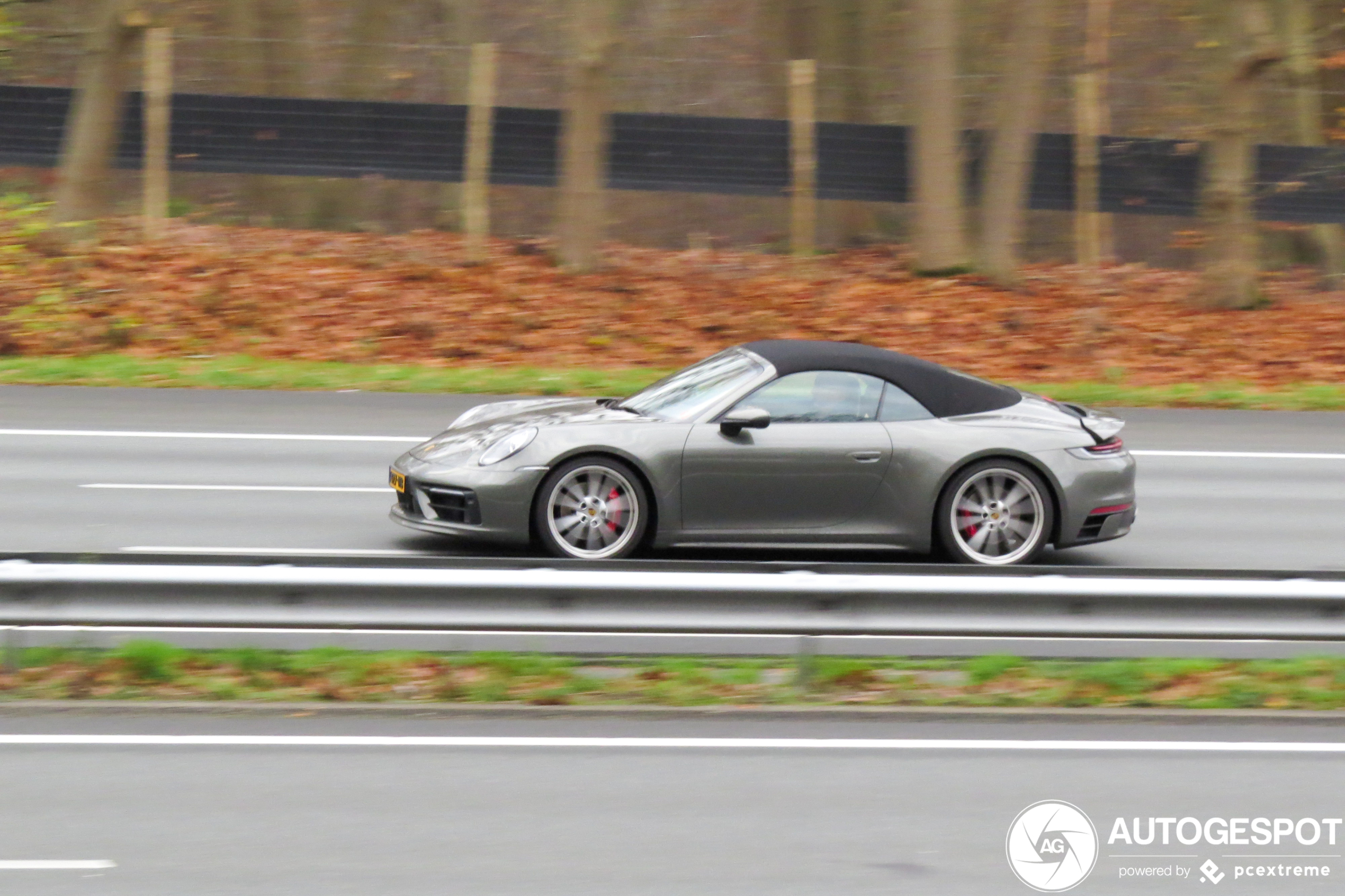 Porsche 992 Carrera 4S Cabriolet