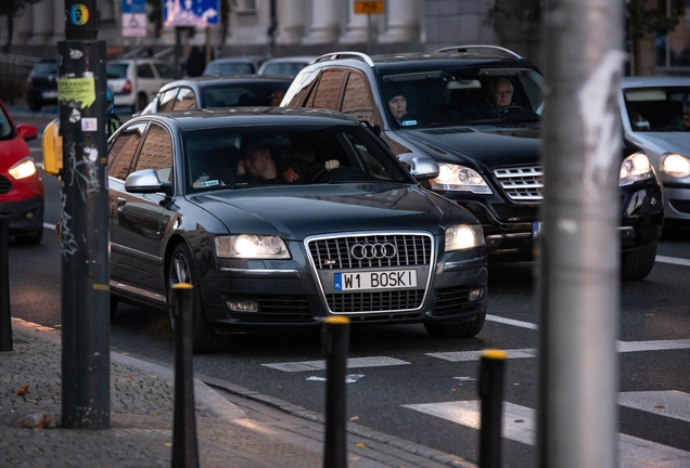 Audi S8 D3