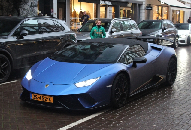 Lamborghini Huracán LP640-4 Performante Spyder