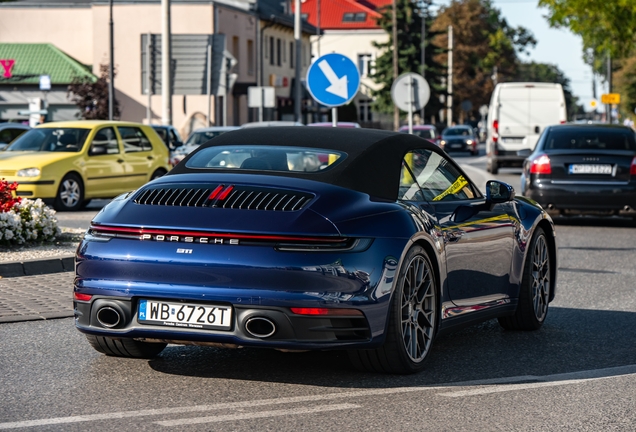 Porsche 992 Carrera 4S Cabriolet