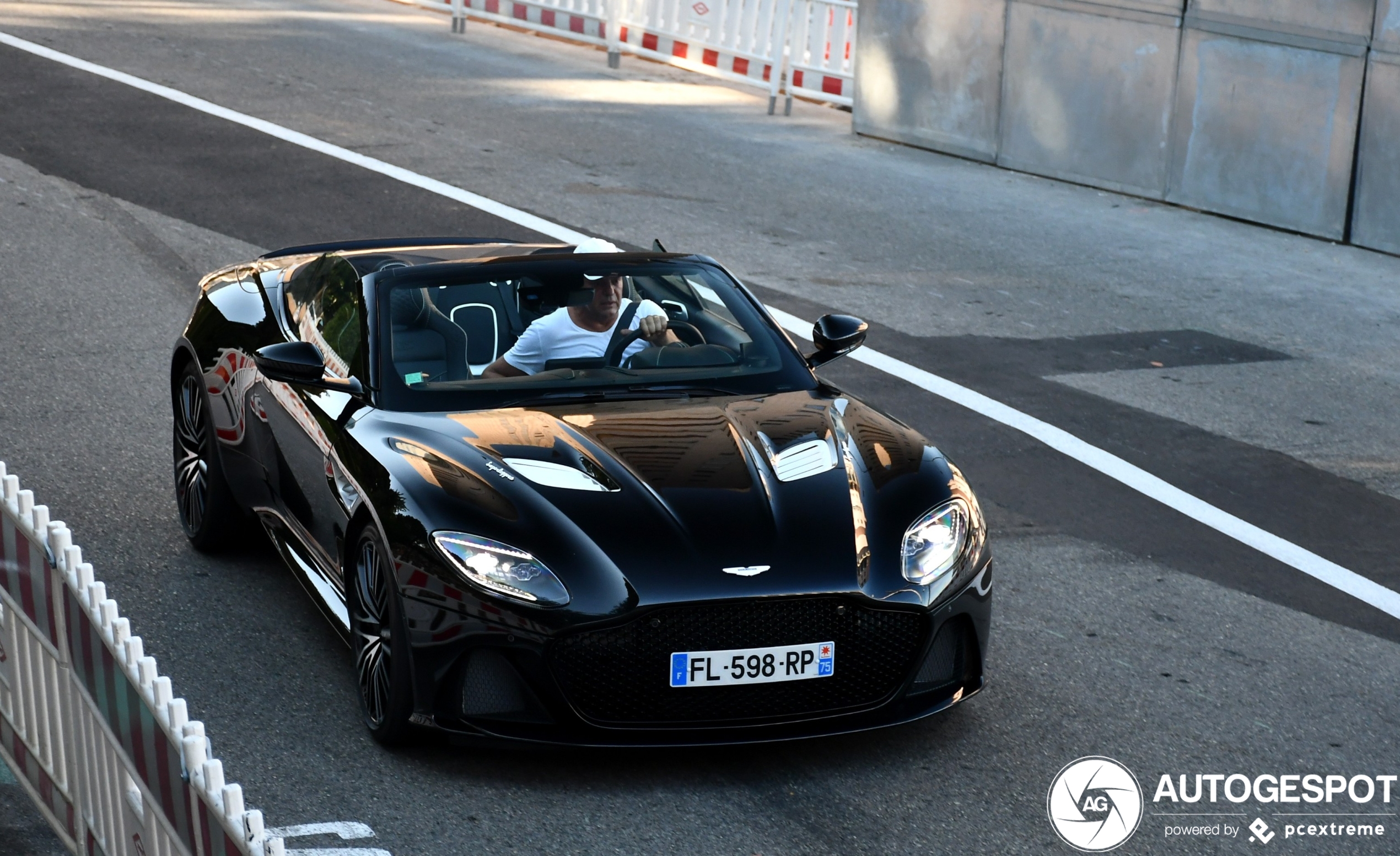 Aston Martin DBS Superleggera Volante