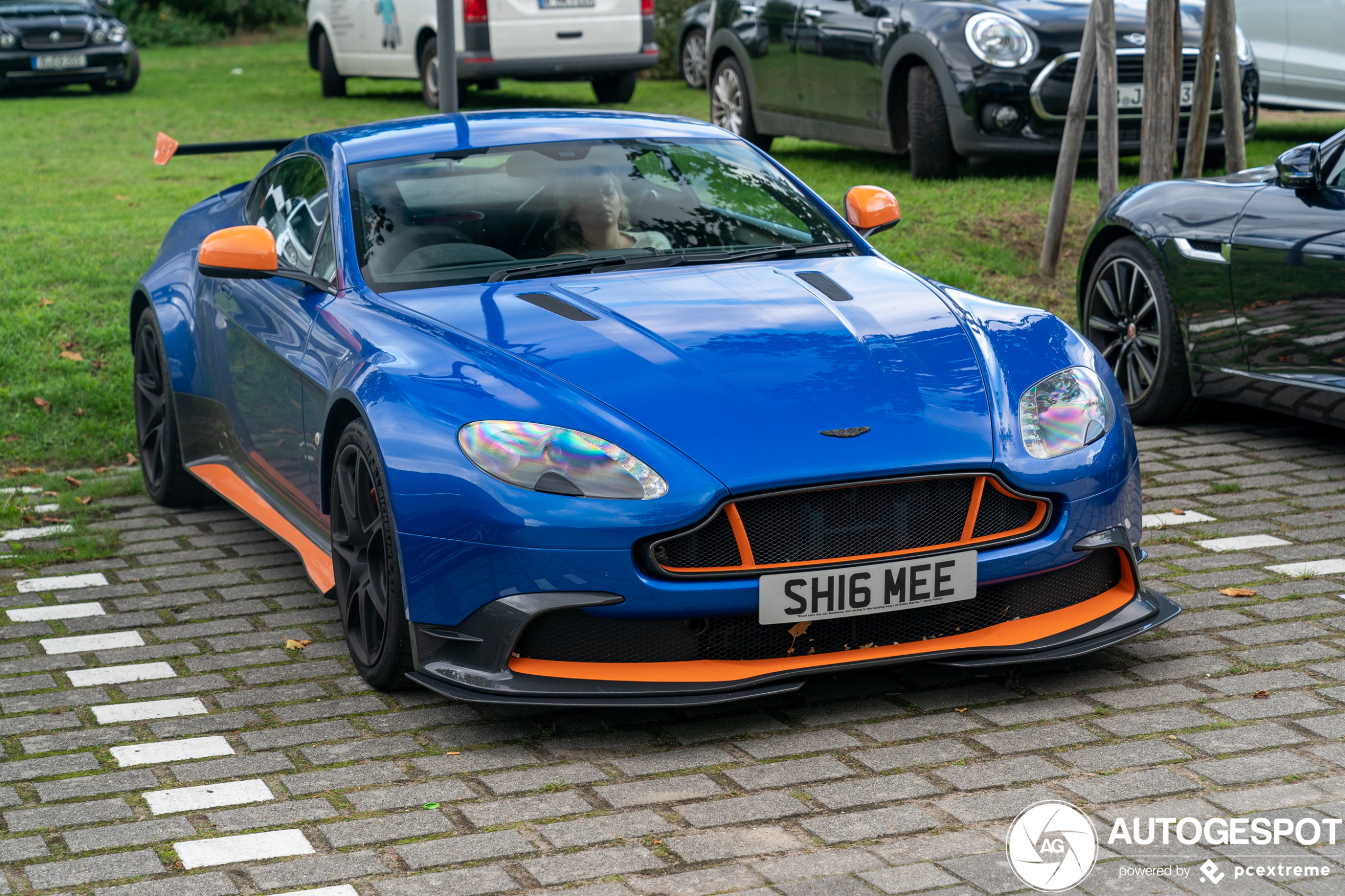 Aston Martin Vantage GT8