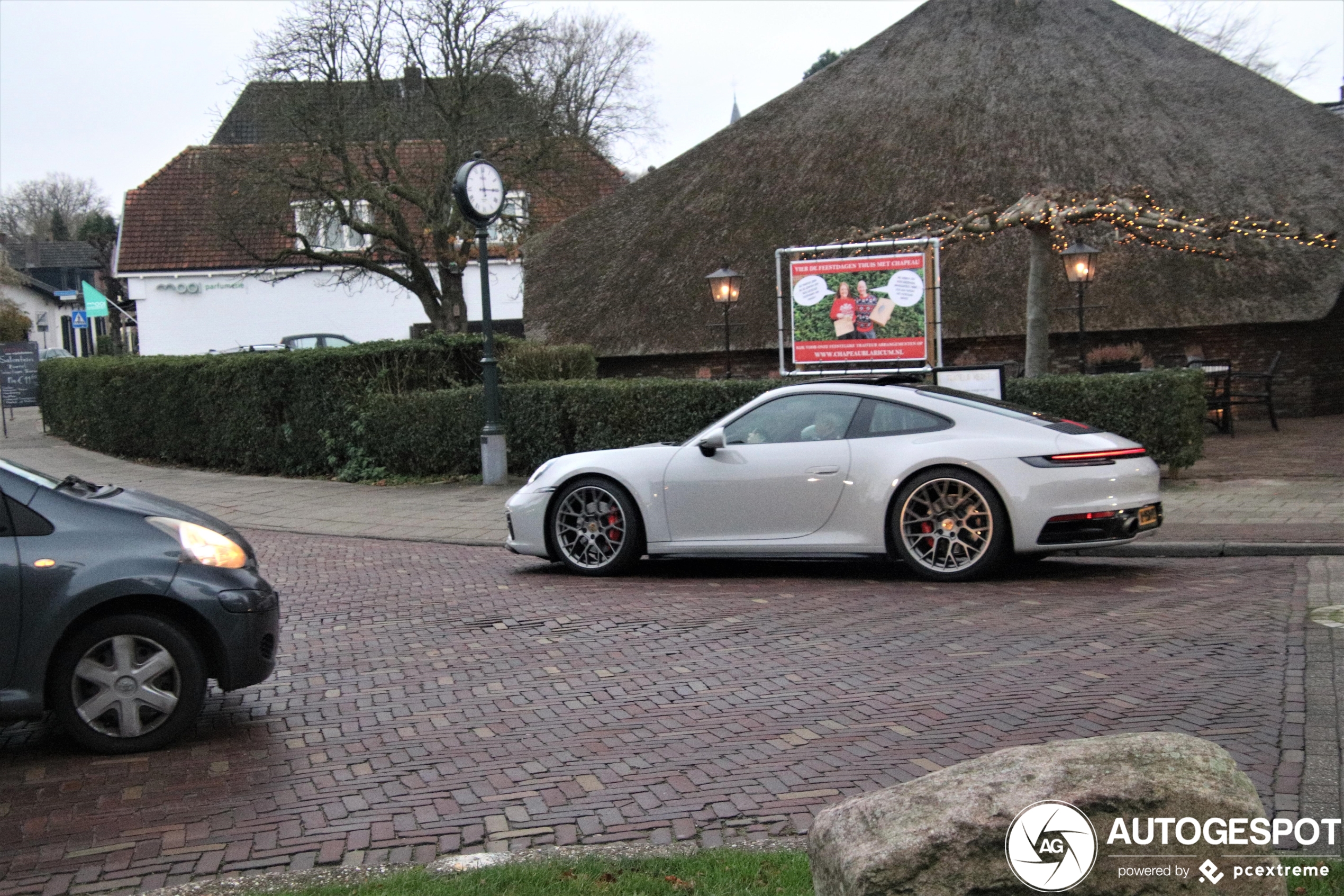 Porsche 992 Carrera 4S