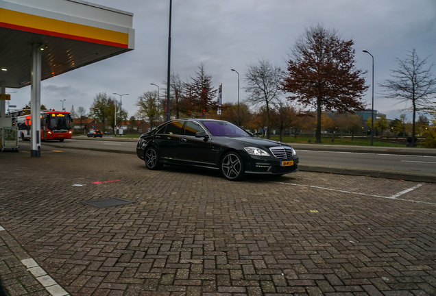 Mercedes-Benz S 63 AMG W221 2011