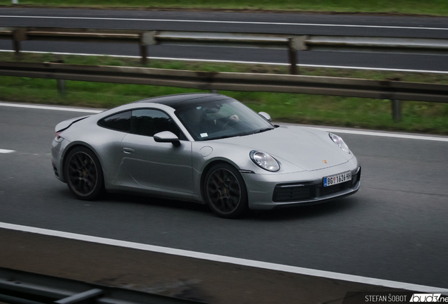 Porsche 992 Carrera 4S