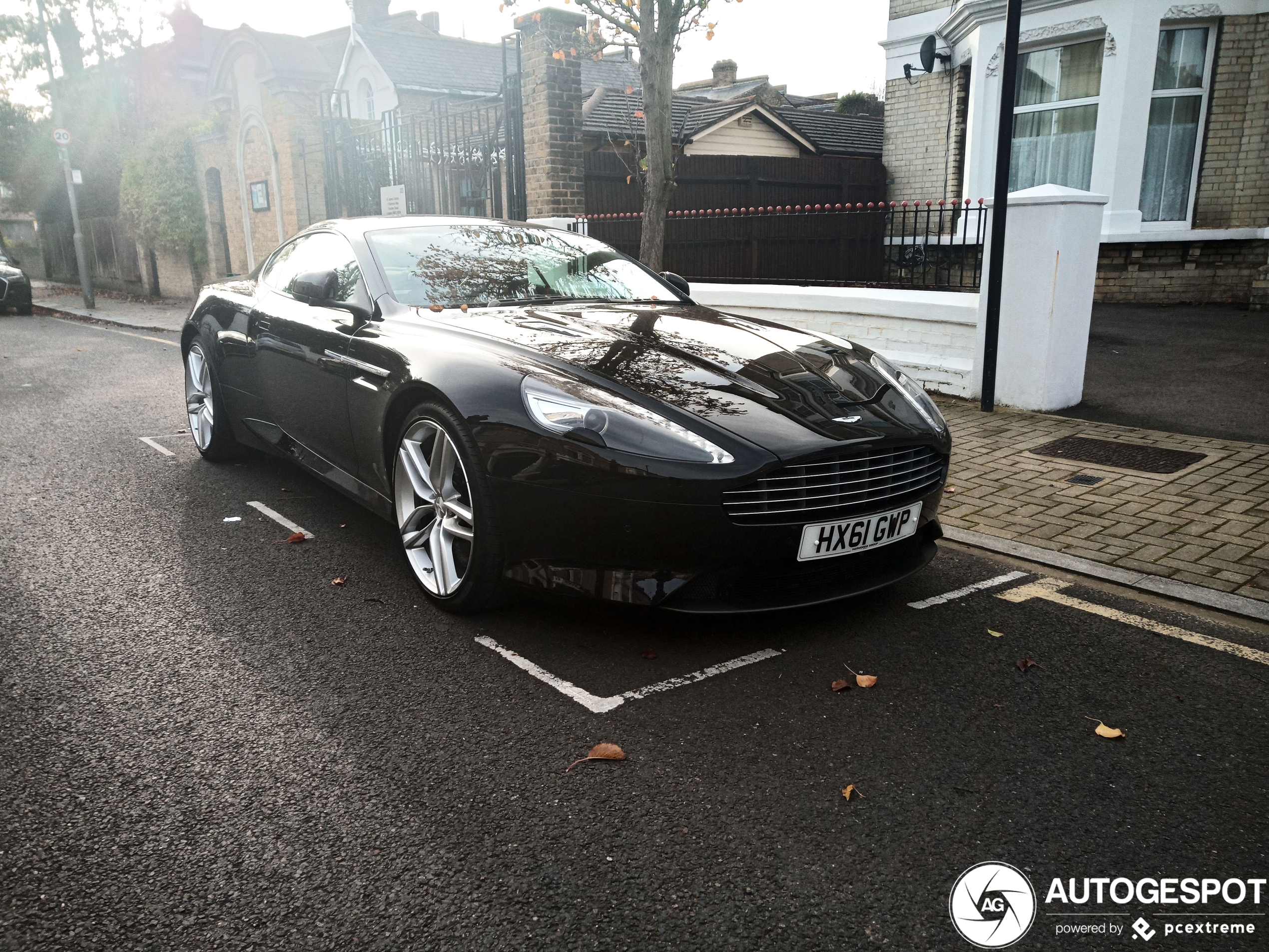 Aston Martin Virage 2011