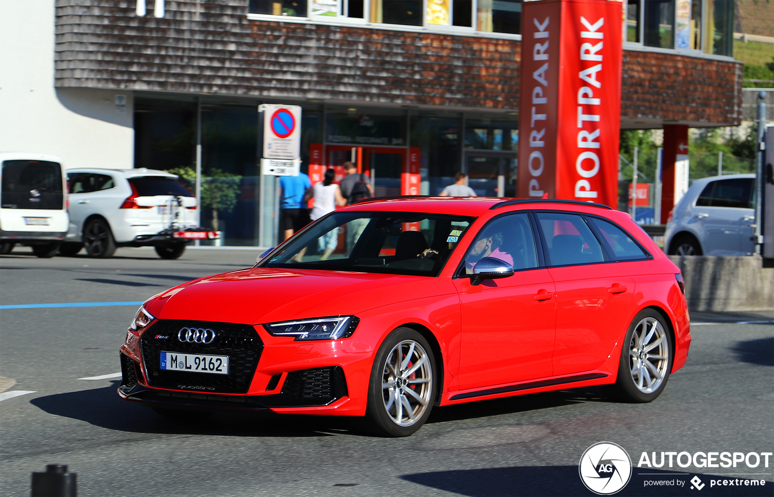 Audi RS4 Avant B9