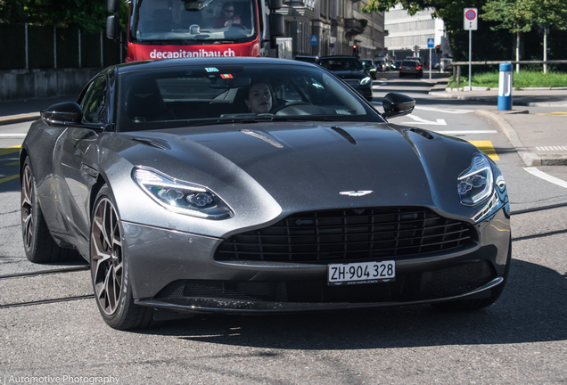 Aston Martin DB11