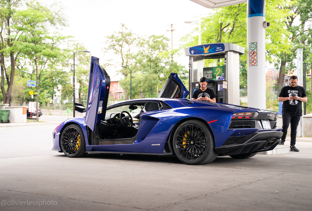 Lamborghini Aventador S LP740-4