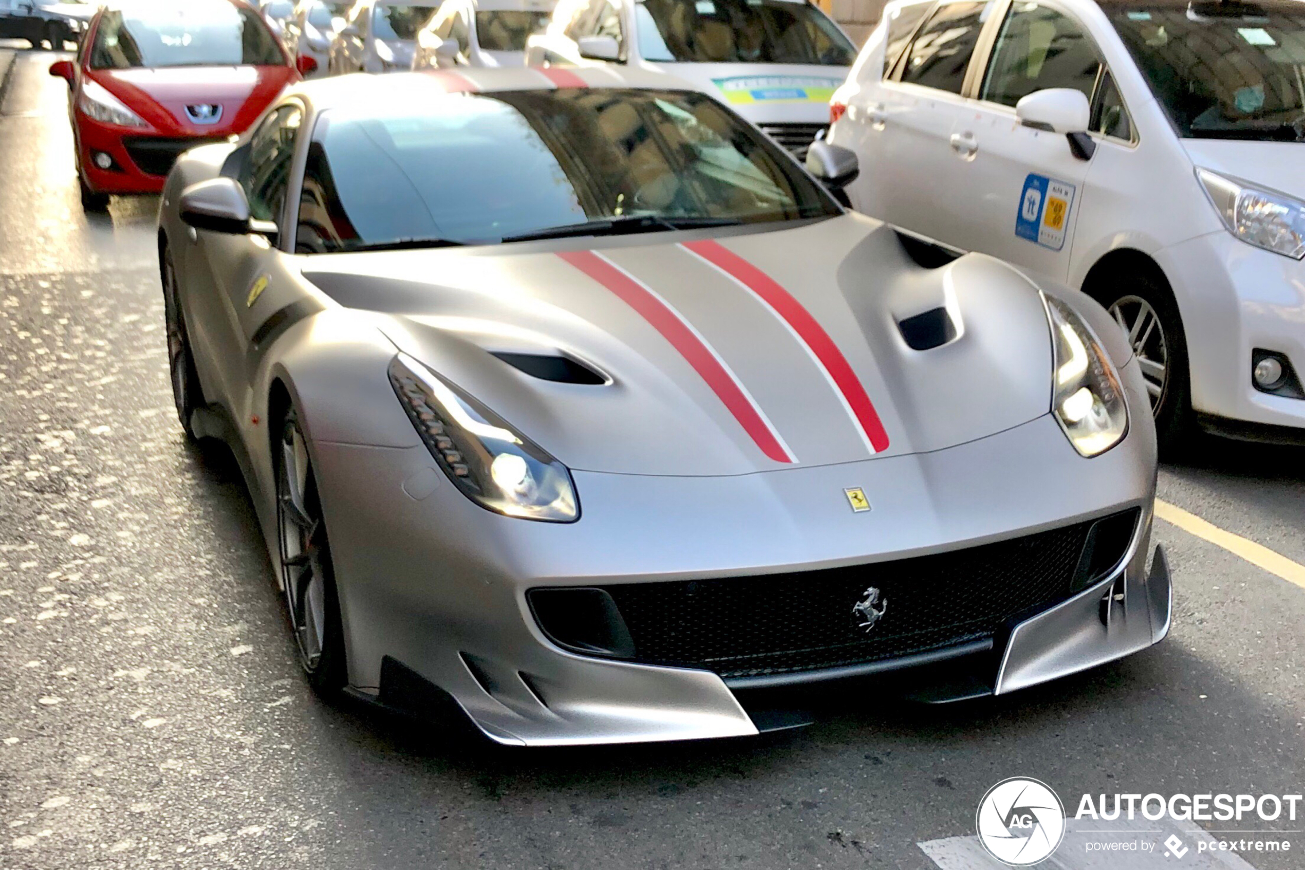 Ferrari F12tdf is beestachtig lekker in deze combinatie