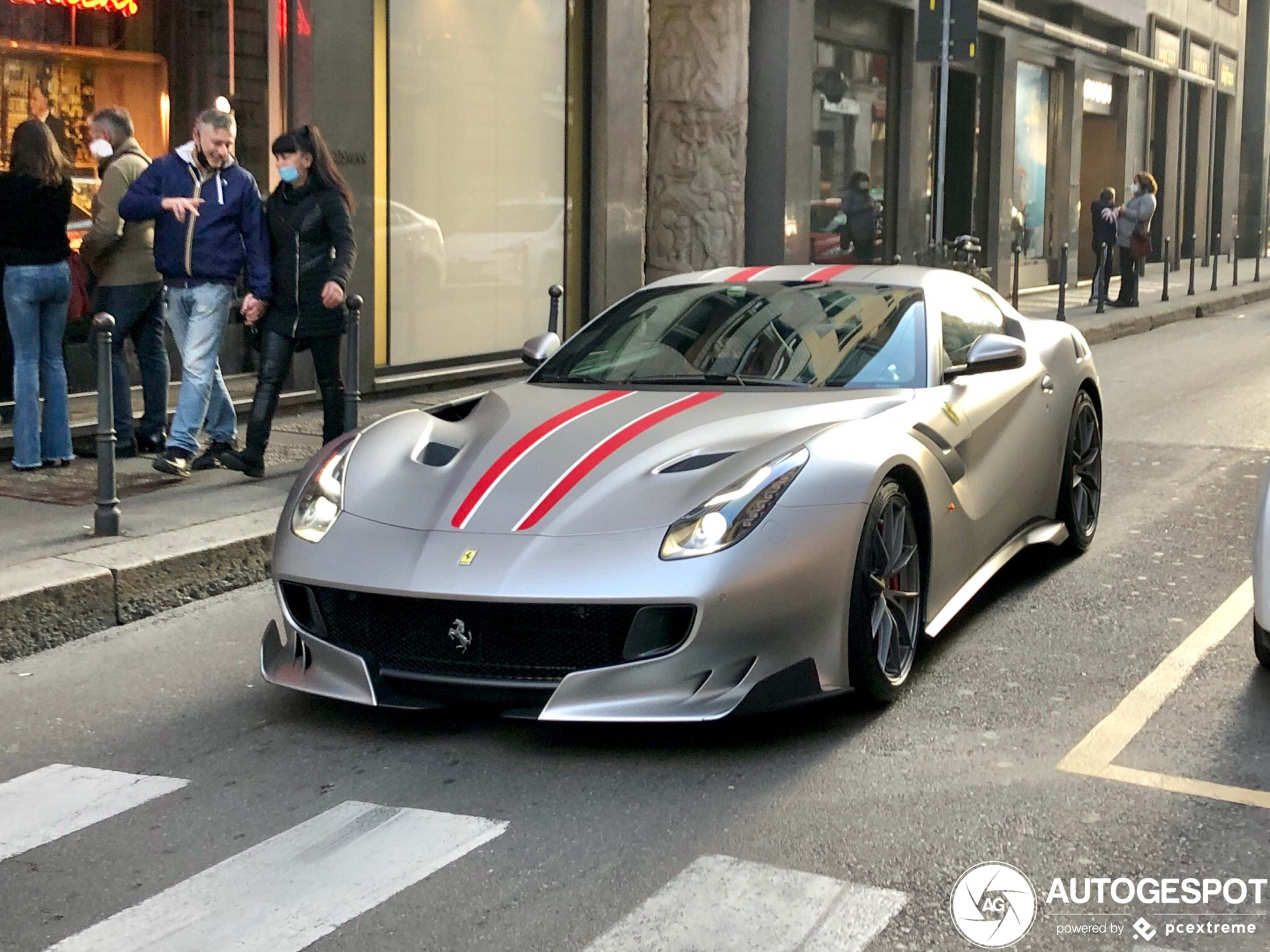 Ferrari F12tdf is beestachtig lekker in deze combinatie