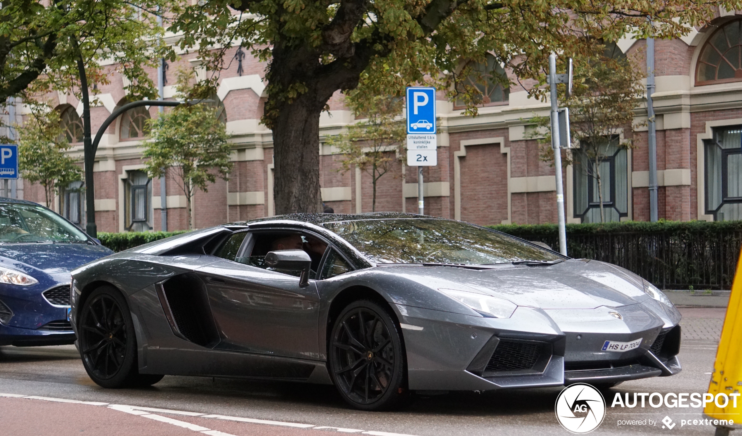 Lamborghini Aventador LP700-4 Roadster