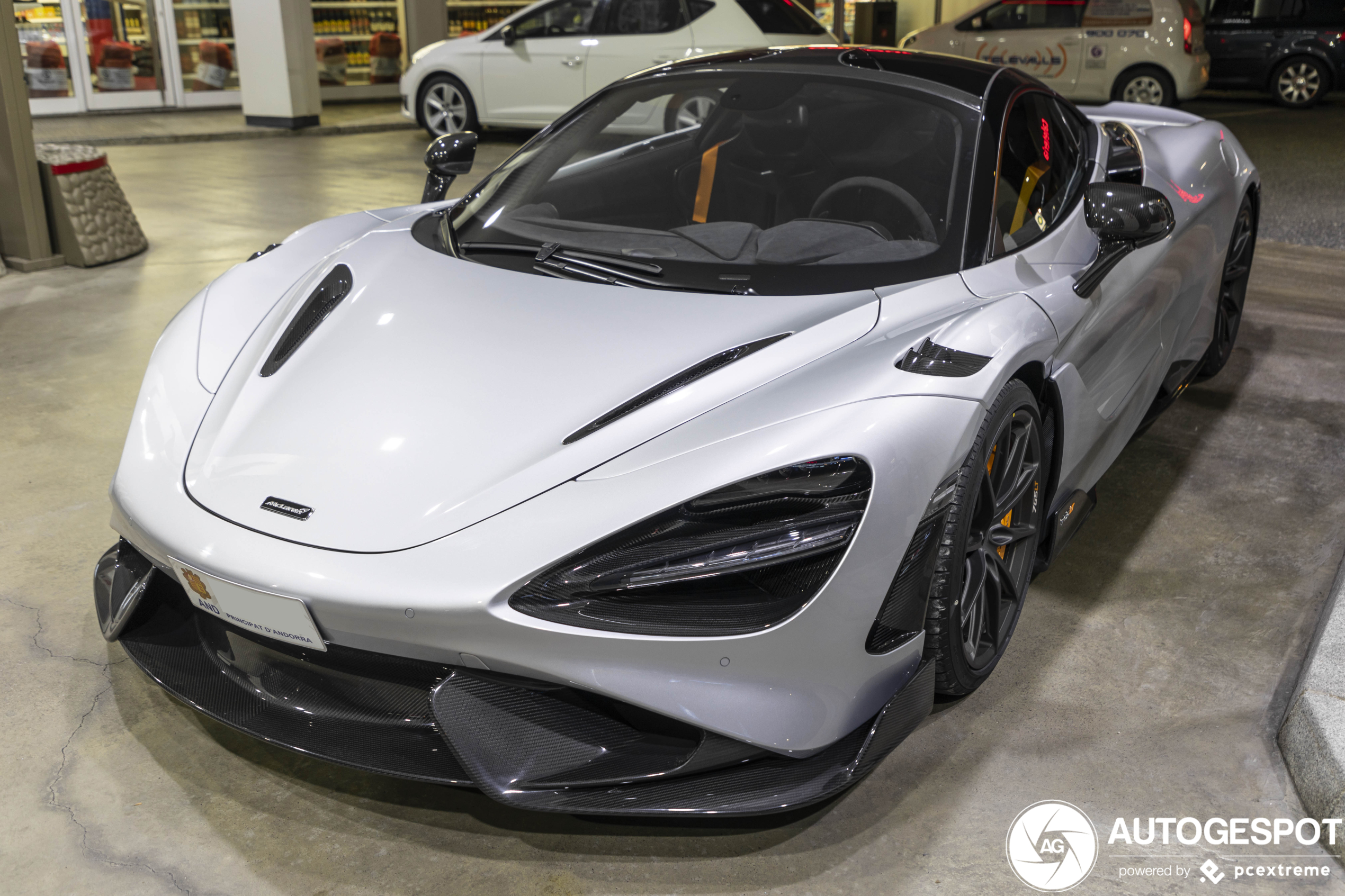 Andorra blijft niet achter en laat McLaren 765LT zien