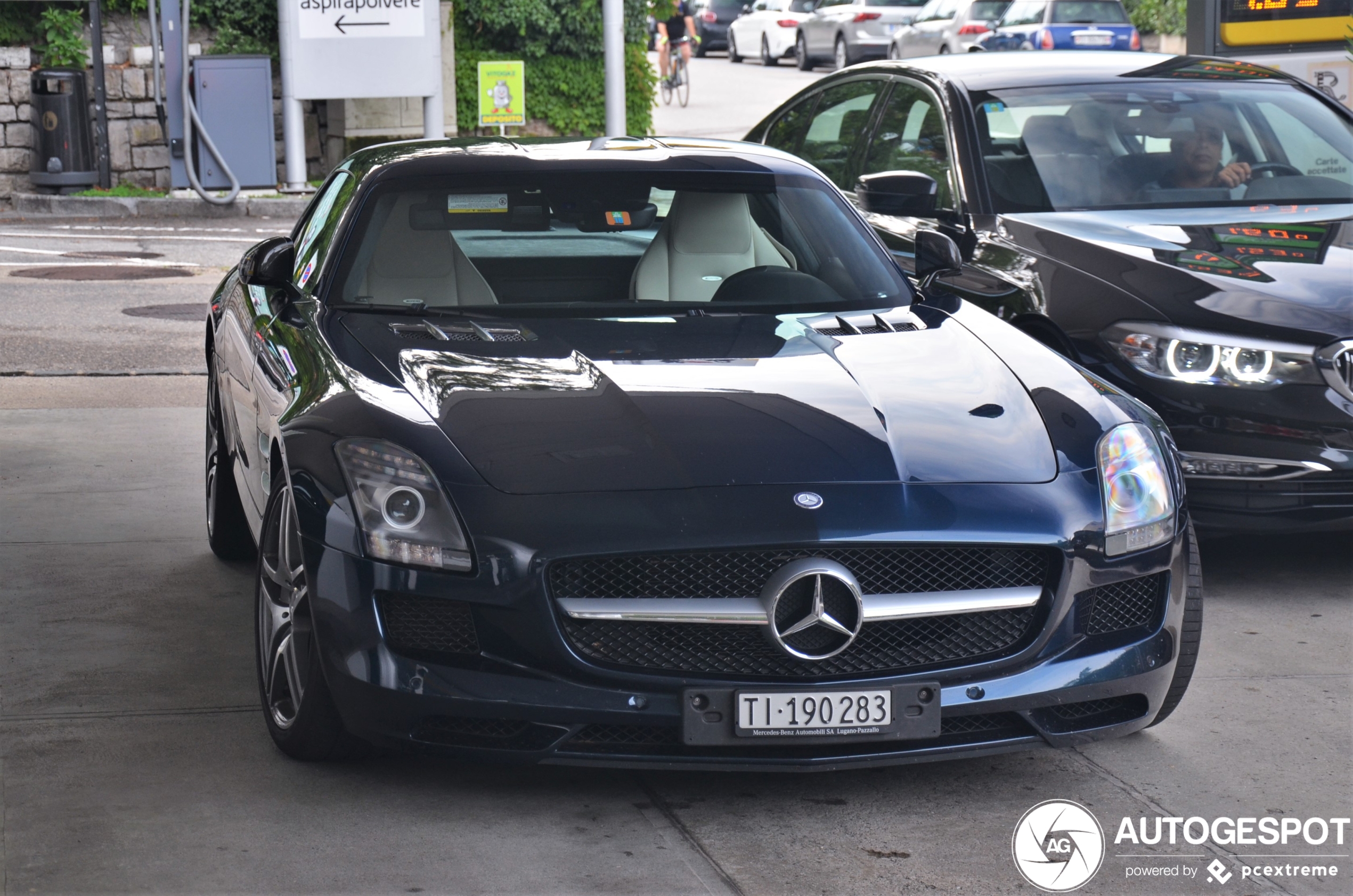 Mercedes-Benz SLS AMG