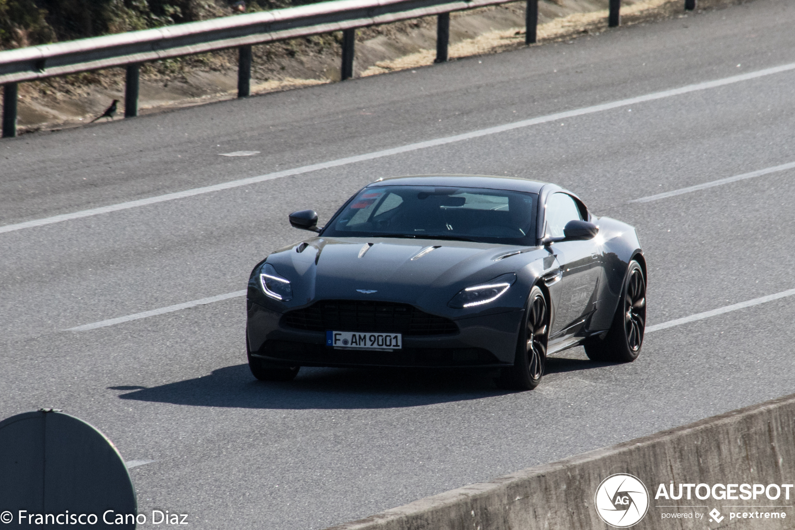 Aston Martin DB11