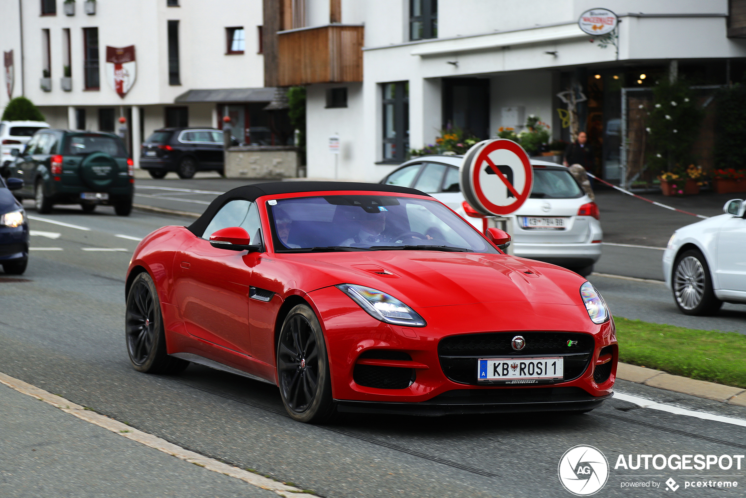 Jaguar F-TYPE R Convertible 2017