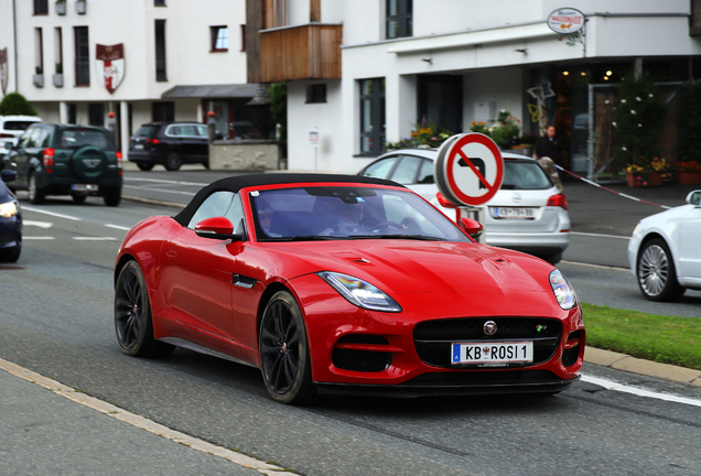 Jaguar F-TYPE R Convertible 2017