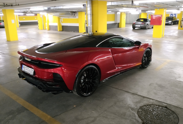 McLaren GT