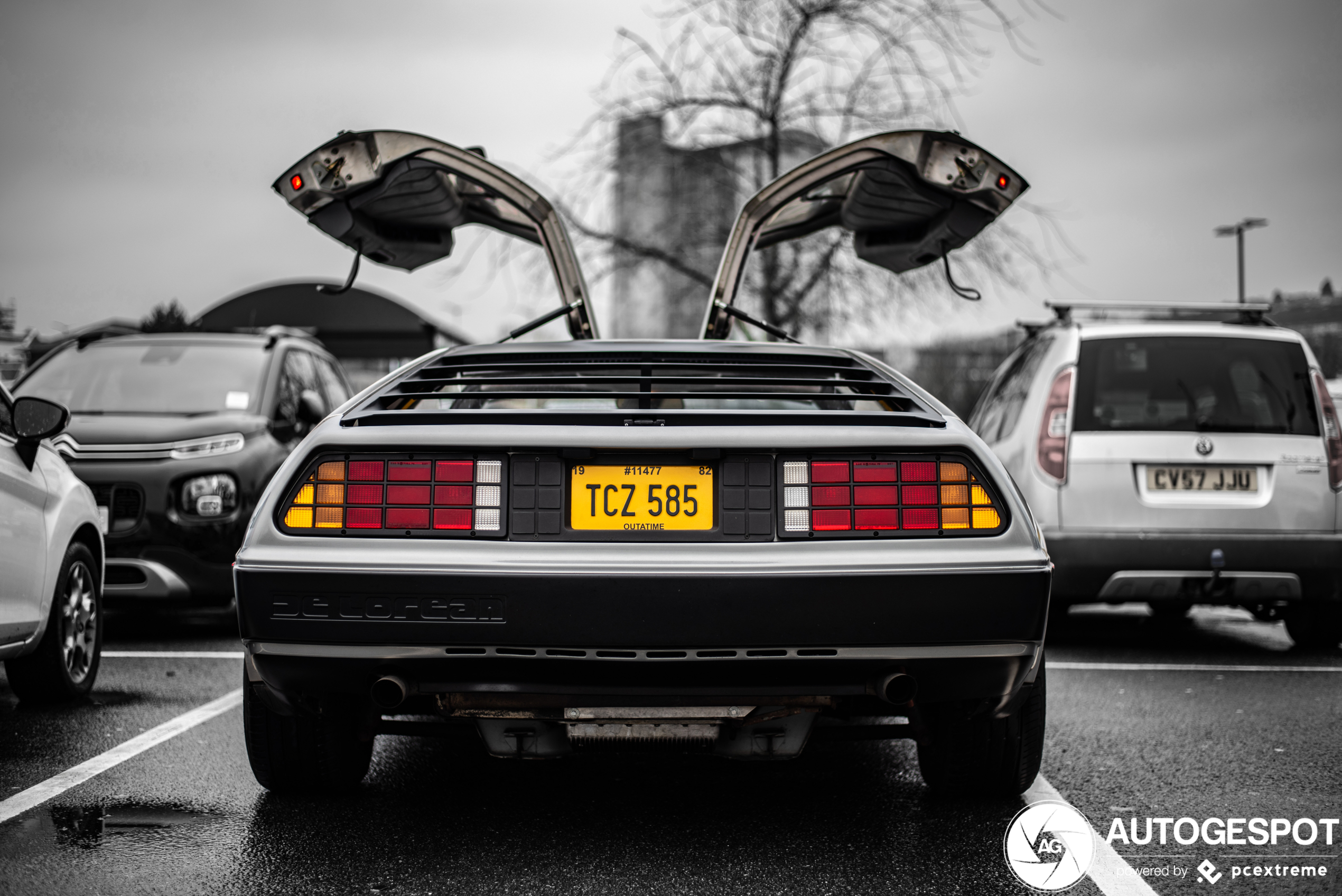 DeLorean DMC-12